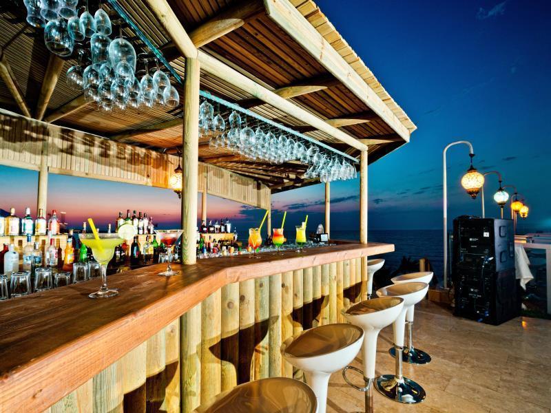 Mercure Cyprus Casino Hotels & Wellness Resort Agios Epiktitos Exterior photo